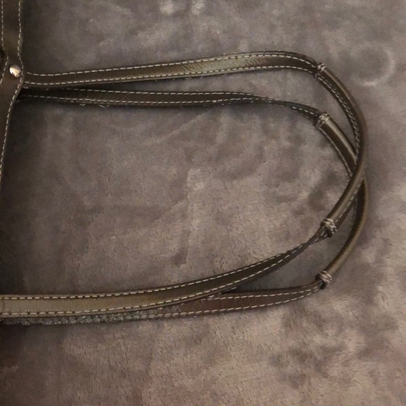 Coach Tote ๐ Signature Patent Leather Gold - Picture 7 of 16